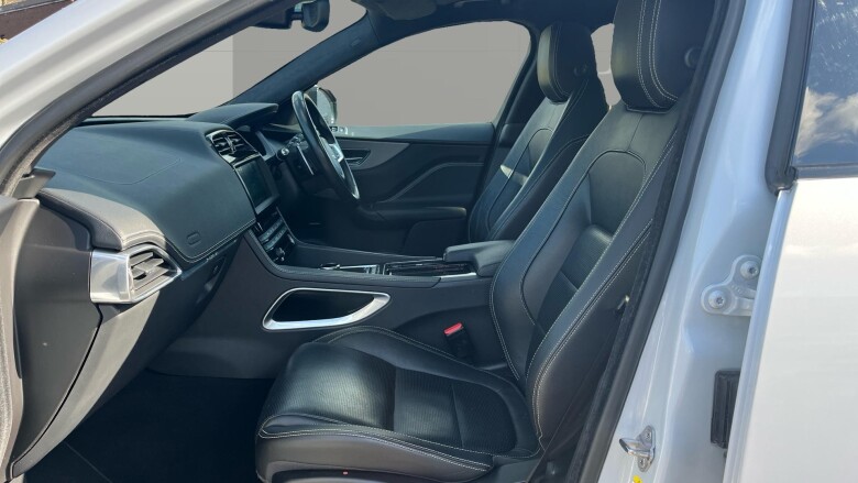 Jaguar F-Pace 2.0d [180] Chequered Flag 5dr Auto AWD Diesel Estate